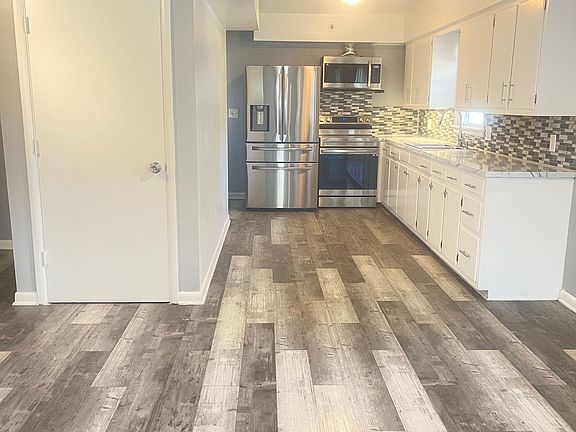 3rd image of 214 Sherri Ln