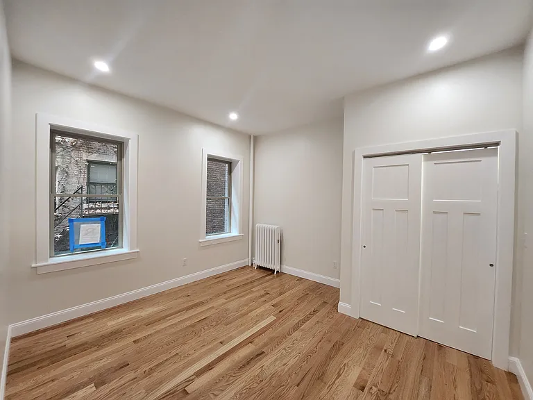29 Queensberry Street — Photo 9