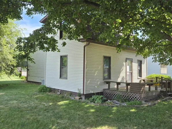 308 Bodman St, Milmine, IL 61855