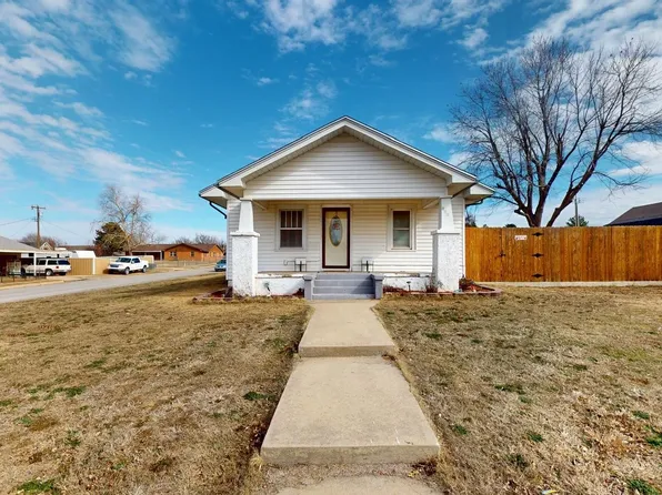 402 S Ellis St, Shattuck, OK 73858