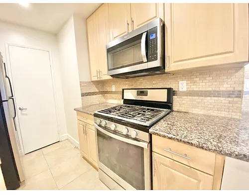 Burton Way Apartments Photo 1