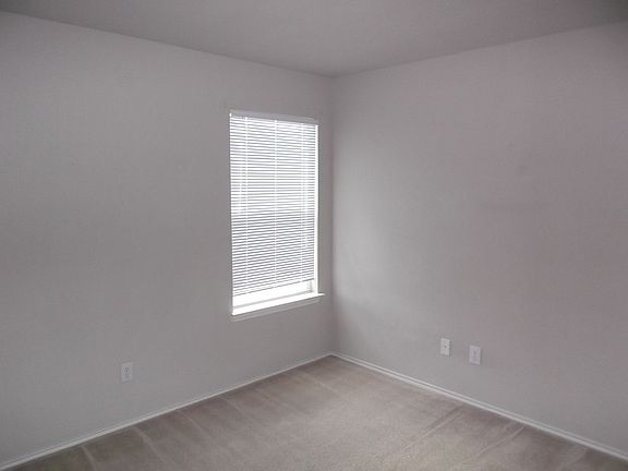 3rd image of 6122 Agoura Hvn