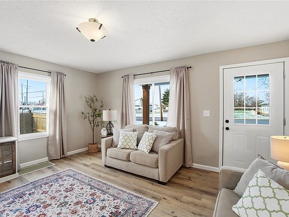 5th image of 3221 Yankee Rd