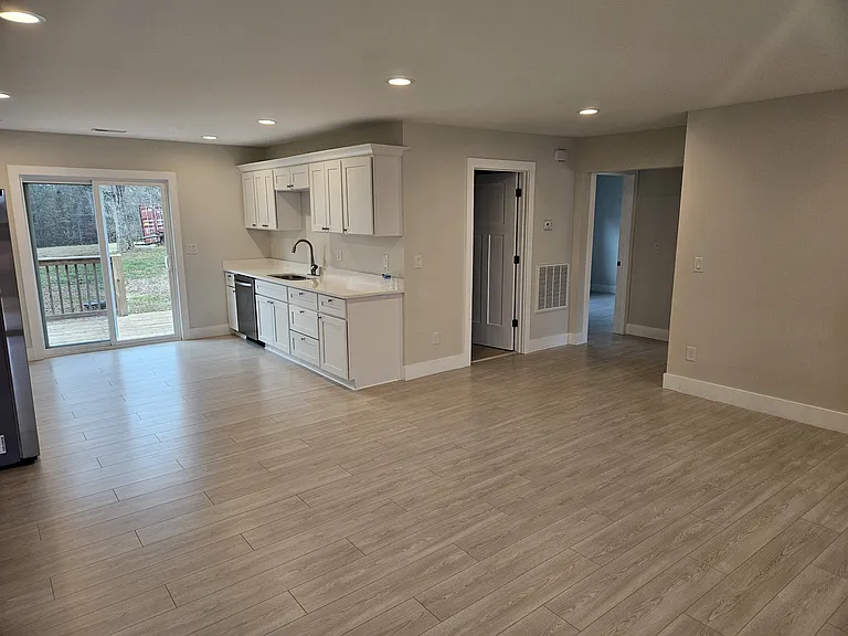 2040 Sandy Ford Rd #B — Photo 6