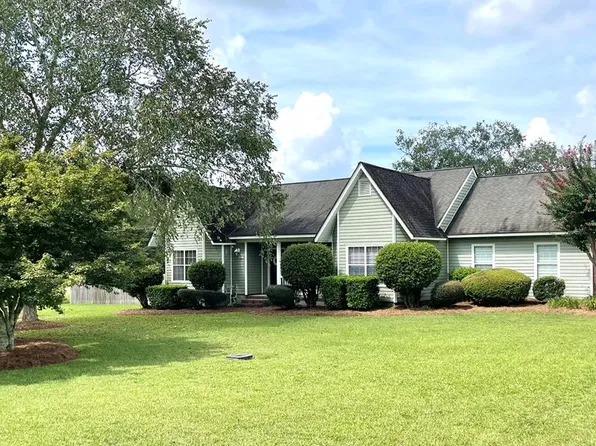 1017 Huntington Dr, Douglas, GA 31533