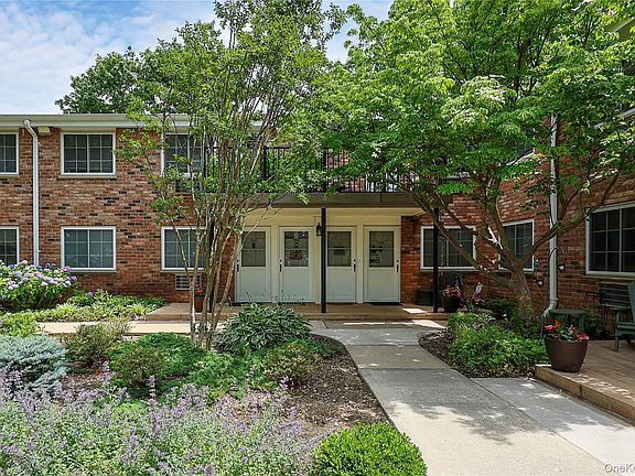 2nd image of 156 Jervis Avenue #156