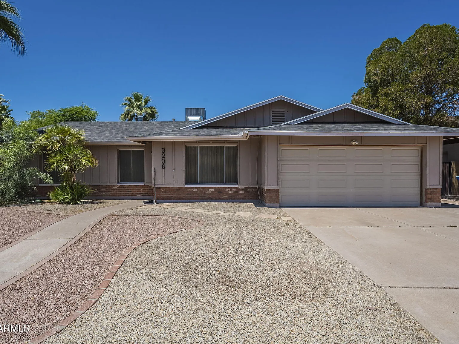 4 bed, 2.0 bath, 1669 sqft, $2,900 — Photo 1