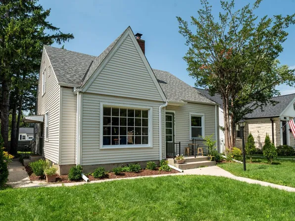 5231 N Bay Ridge AVENUE, Whitefish Bay, WI 53217