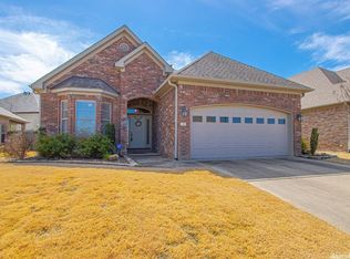 5 Meadow View Dr, Little Rock, AR 72223