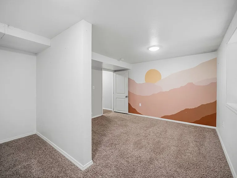 2527 W Liberty Ave — Photo 32