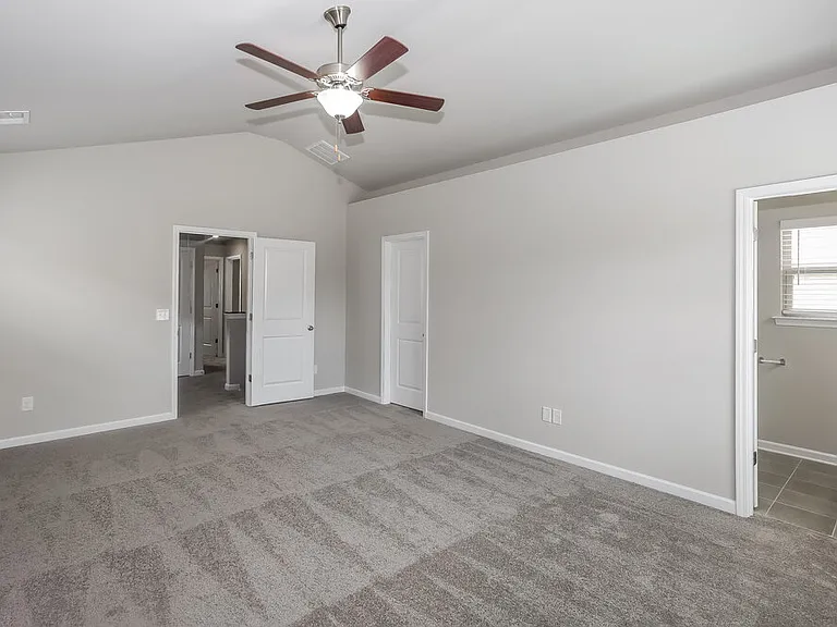 9221 Treyburn Dr — Photo 9