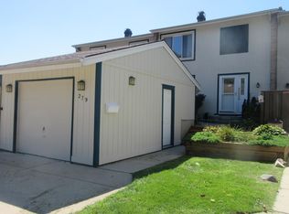 279 Colony Green Dr, Bloomingdale, IL 60108