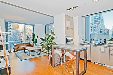 Rented by R New York