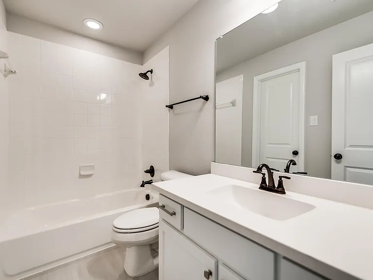 15901 Crosslake Ct — Photo 30