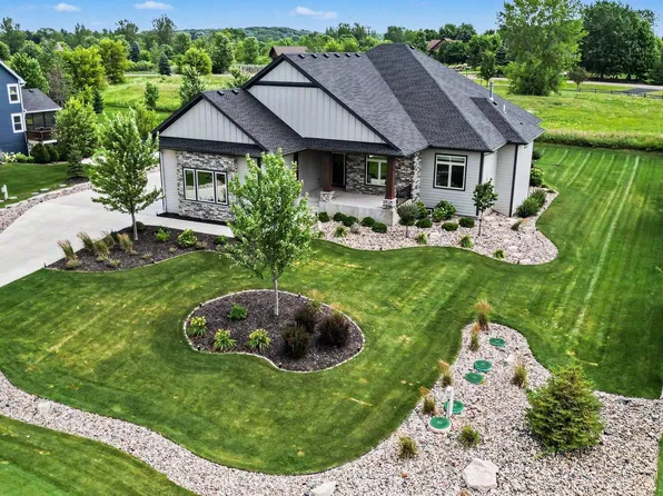 7767 Prairie Grass Pass, Prior Lake, MN 55372