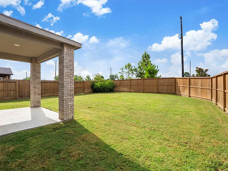 1210 Sugar Dr — Photo 32