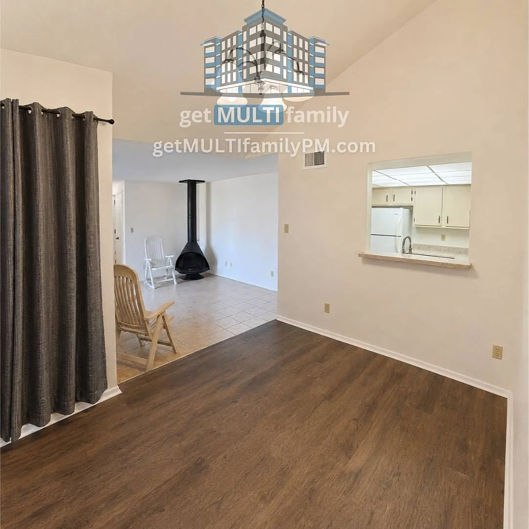 Building Photo - 903 S Casitas Dr #D