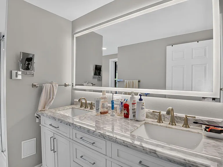 12420 Seabury Ln — Photo 35