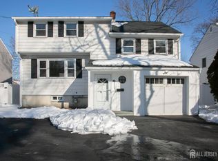 40 Essex Ave, Metuchen, NJ 08840