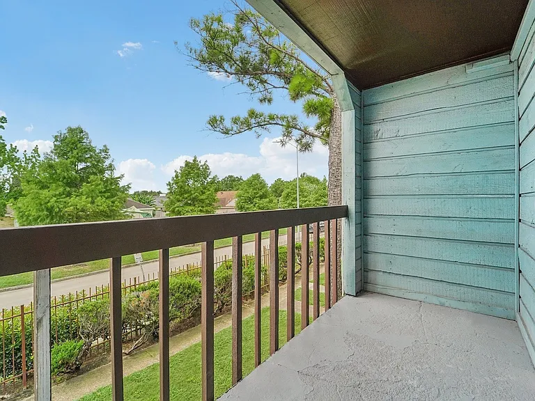 Waters at Westchase Apartments — Photo 38