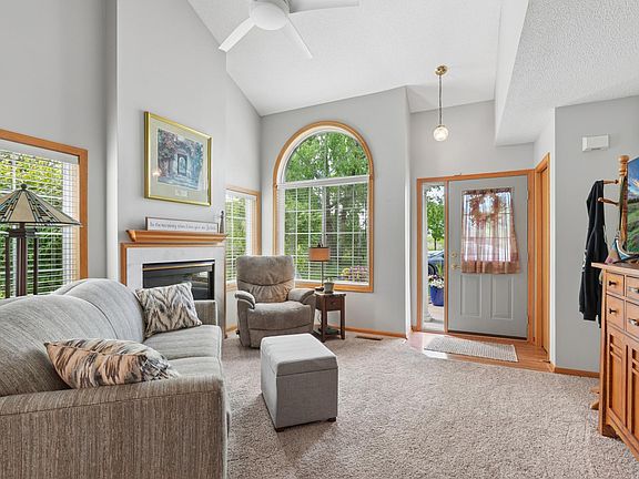 5th image of 2233 Redbud Rd
