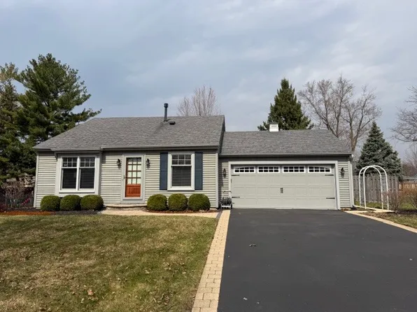 1520 Ronzheimer Ave, St Charles, IL 60174