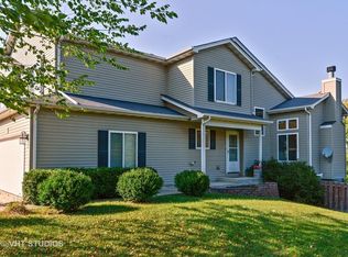 1820 Country Hills Dr #B, Yorkville, IL 60560