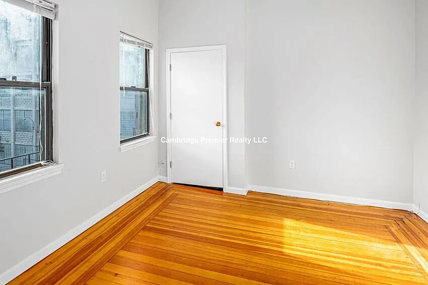 2 bed, $3,400 — Photo 2