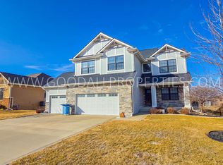 16641 Maple St, Clive, IA 50325