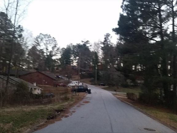 4th image of 1525 Country Downs Dr