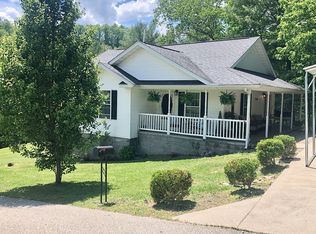 47 Mooretown Rd, Beattyville, KY 41311