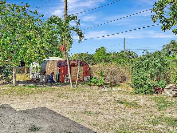 4th image of 4637 Hairland Dr