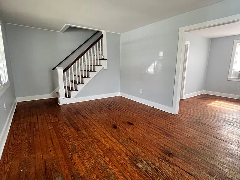 1105 Berry St — Photo 2