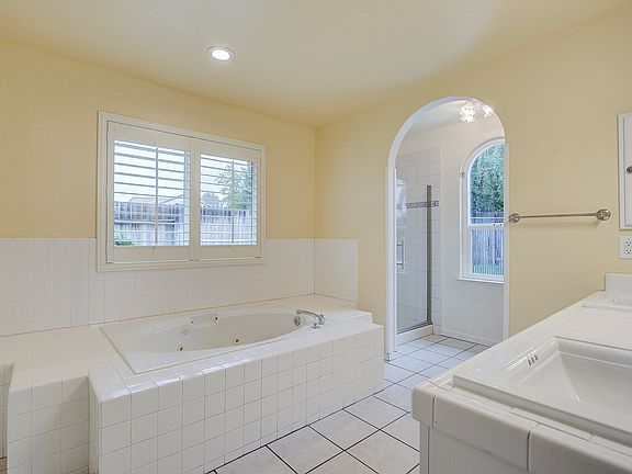 5th image of 312 Prewett Dr