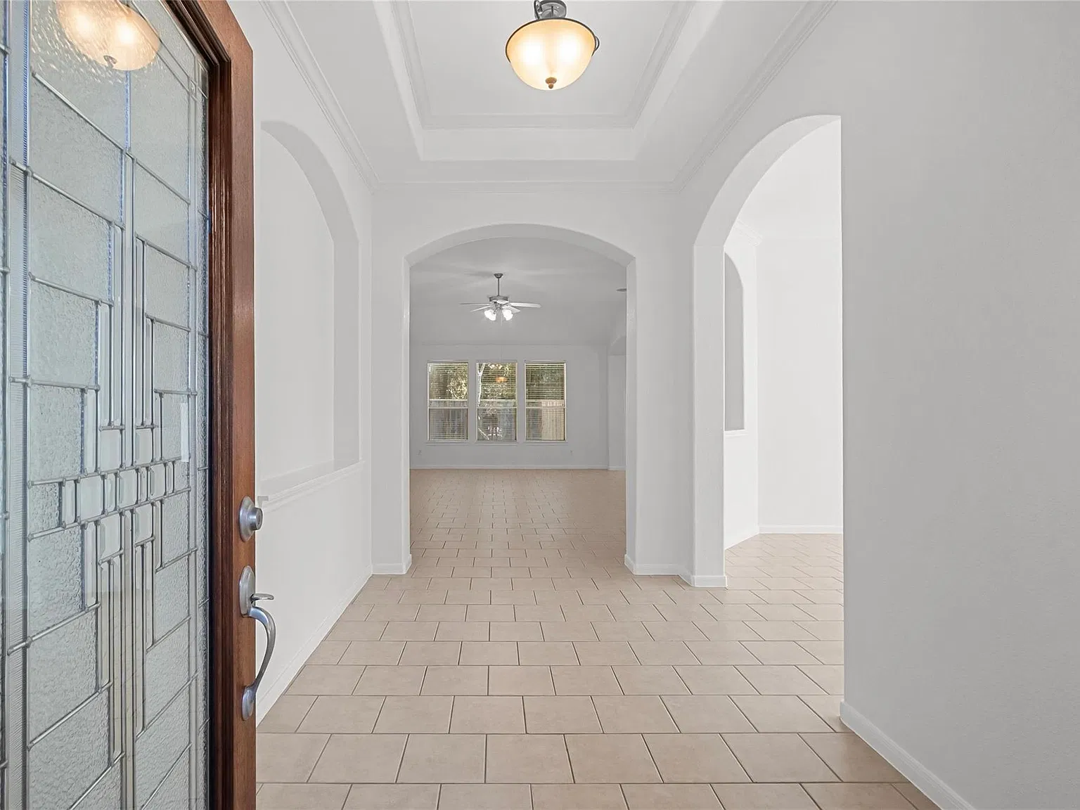 4 bed, 2.0 bath, 2506 sqft, $2,980 — Photo 4