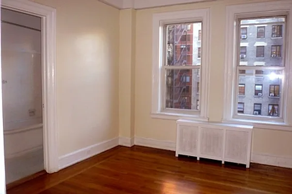 Sold by Akam Sales and Brokerage | media 18