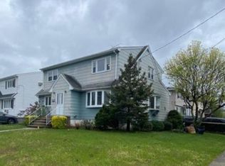 426 Steinway Rd, Saddle Brook, NJ 07663