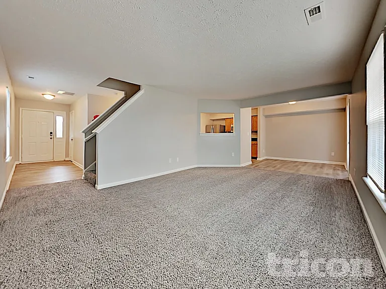 1102 Central Park Blvd N — Photo 2