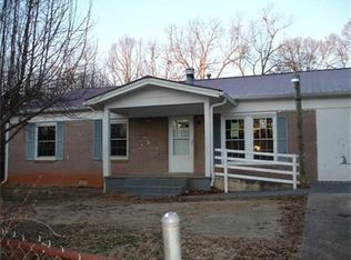 1962 Garden Dr, Gainesville, GA 30507