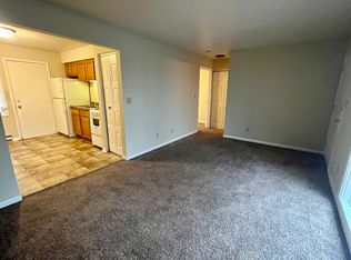 904 S College St #H, Springfield, IL 62704