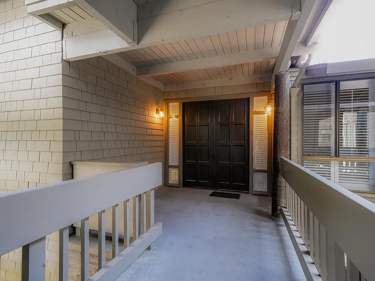 32 Mansion Ct #821 — Photo 17