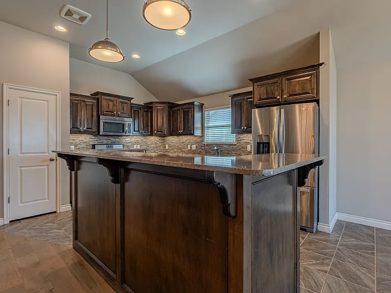 19213 Blanco Dr — Photo 16