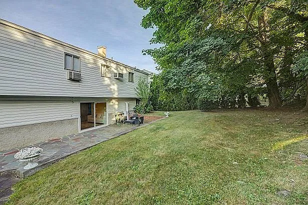 6 Westwind Rd — Photo 17