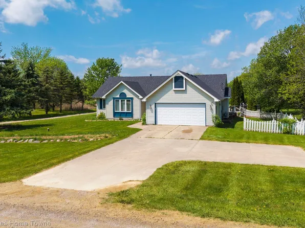 1041 Mackie Rd, Almont, MI 48003