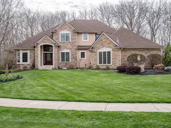 7711 Emerald Canyon Cv, Fort Wayne, IN 46825