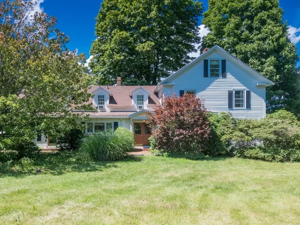 1753 S East St, Amherst, MA 01002