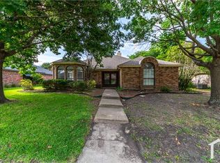 8802 Briarwood Dr, Rowlett, TX 75088
