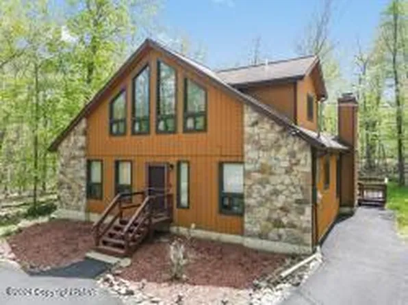 1149 Woodland Dr, East Stroudsburg, PA 18301