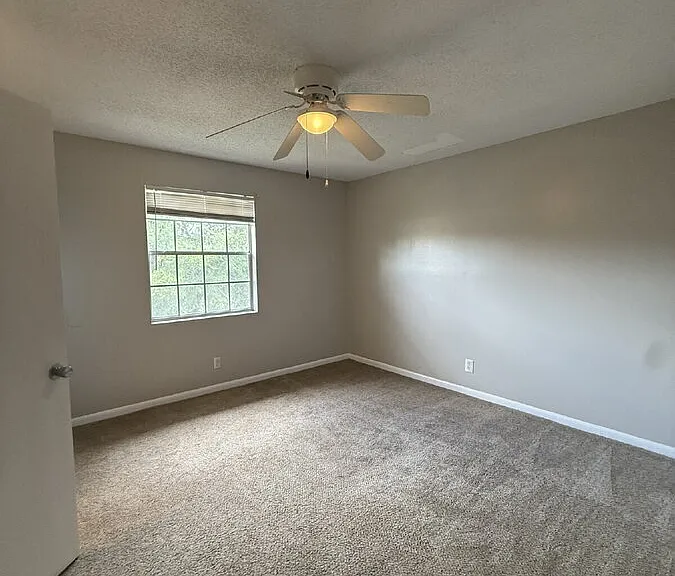 101 Woodhouse Ln #D — Photo 10
