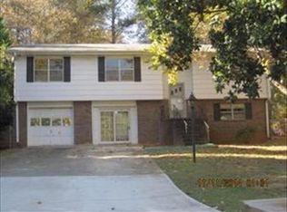 6111 Castleton Ln, Forest Park, GA 30297